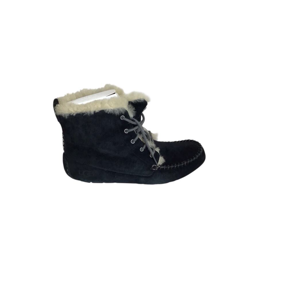 UGG Women's Chickaree boots in Brown suede with UGGpure wool lining Sz.9